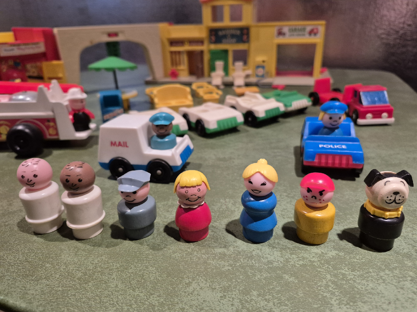 Vintage Fisher-Price Little People Town & Vehicles - photo 3