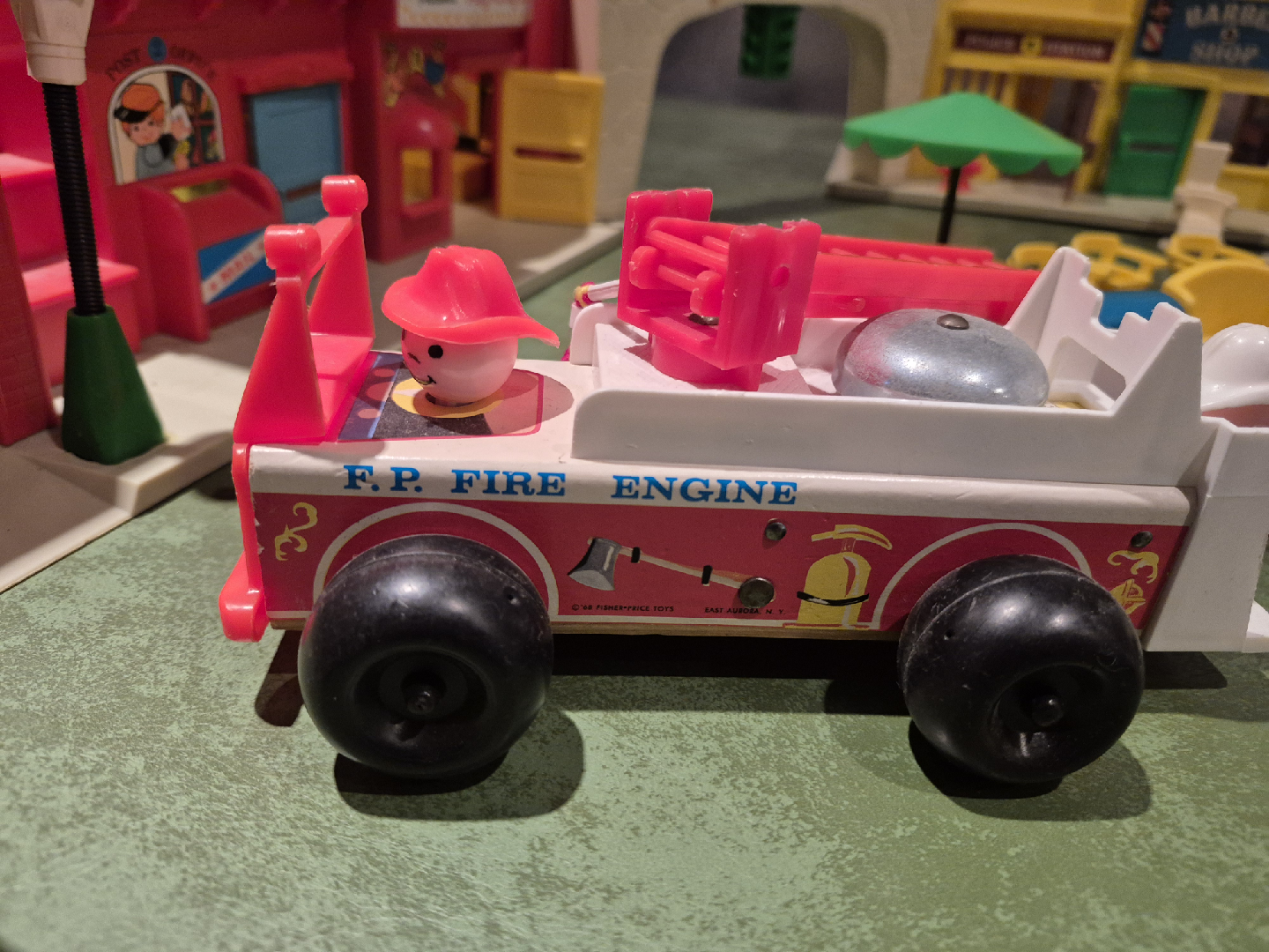 Vintage Fisher-Price Little People Town & Vehicles - photo 5