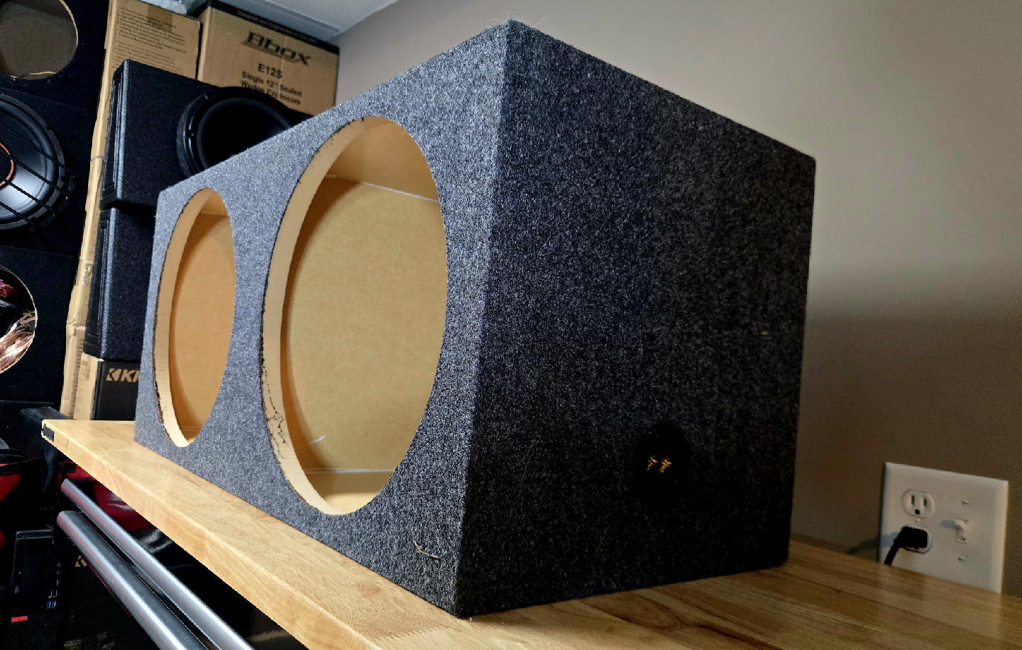 Brand New Dual 15" Sealed Subwoofer Enclosure - photo 4