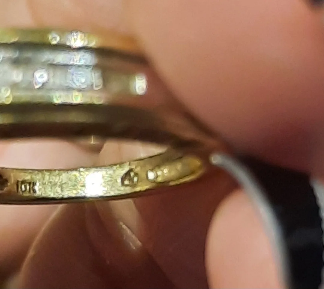 Solid 10K Yellow Gold 💎 GENUINE Diamond Ring image indicator(3)