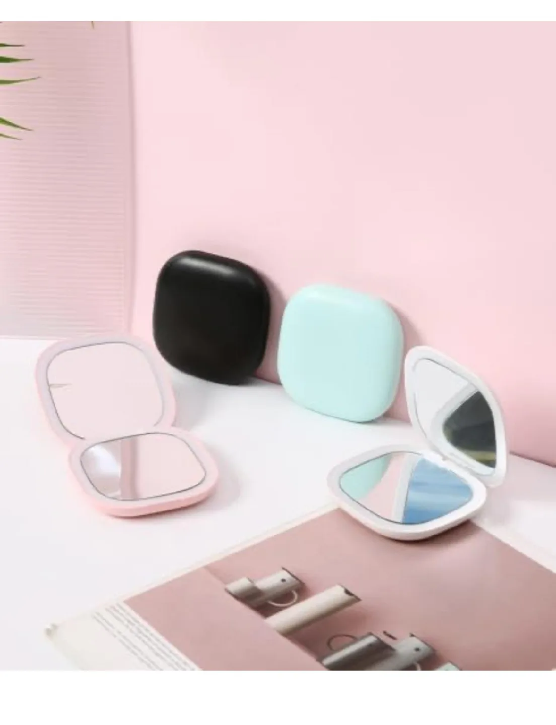 LED Lighted Makeup Mirror - New in Box! image indicator(2)