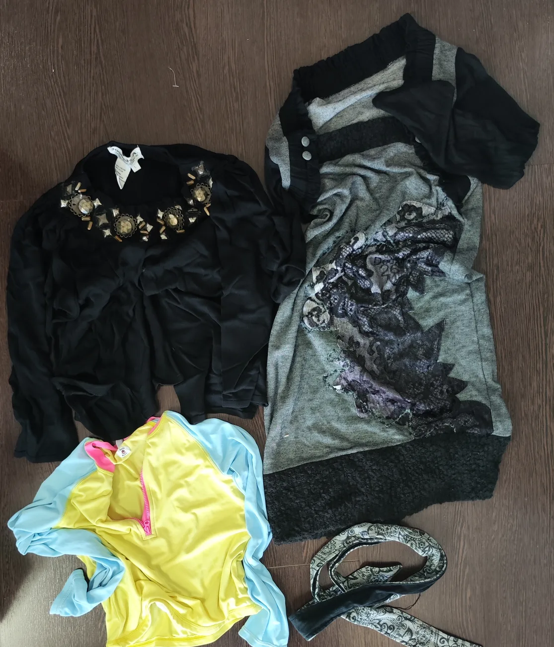 Bundle of Women's Clothing