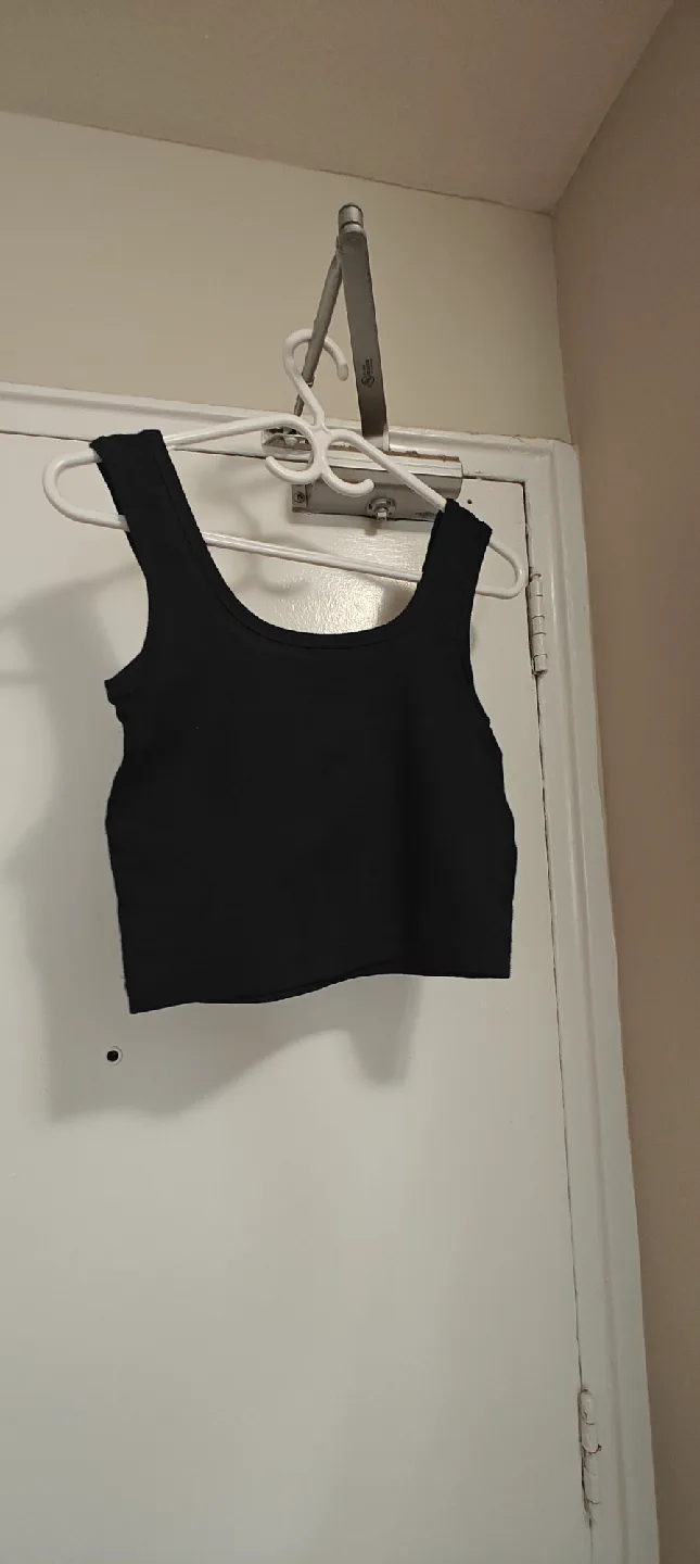 Black Tank Top image indicator(2)