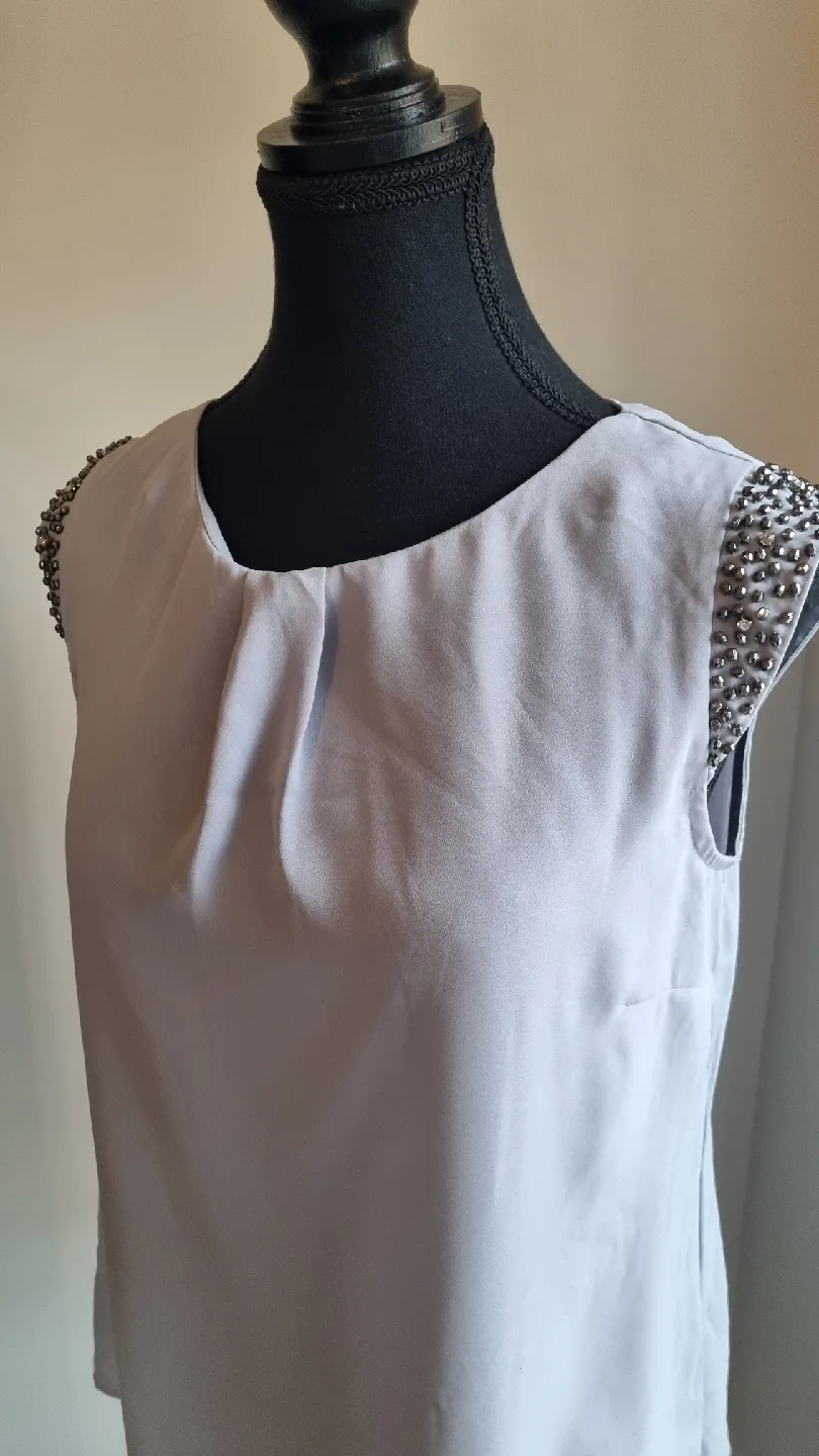 Dorothy Perkins Grey Sleeveless Top - Size 10 thumbnail
