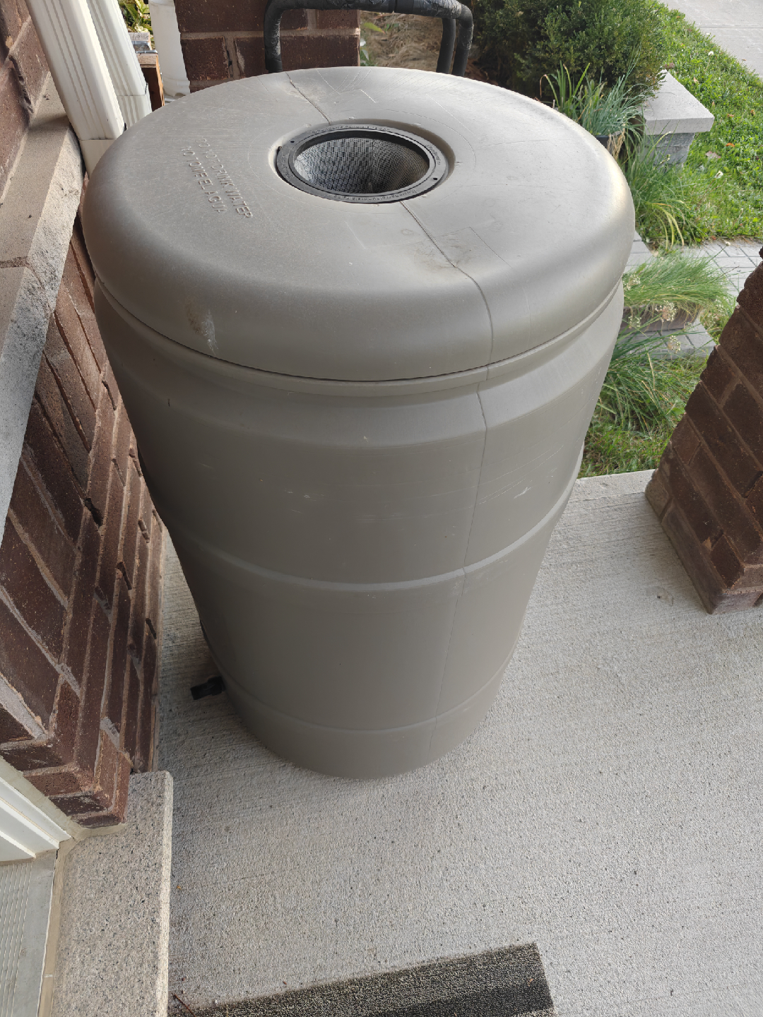 Sandstone Rain Barrel