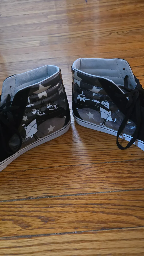 Vans x Disney Mickey Mouse Plane Crazy High-Tops Size 10 image indicator(2)