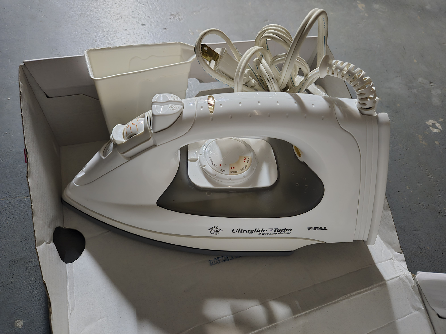 T-Fal Ultraglide Turbo Iron - Like New!