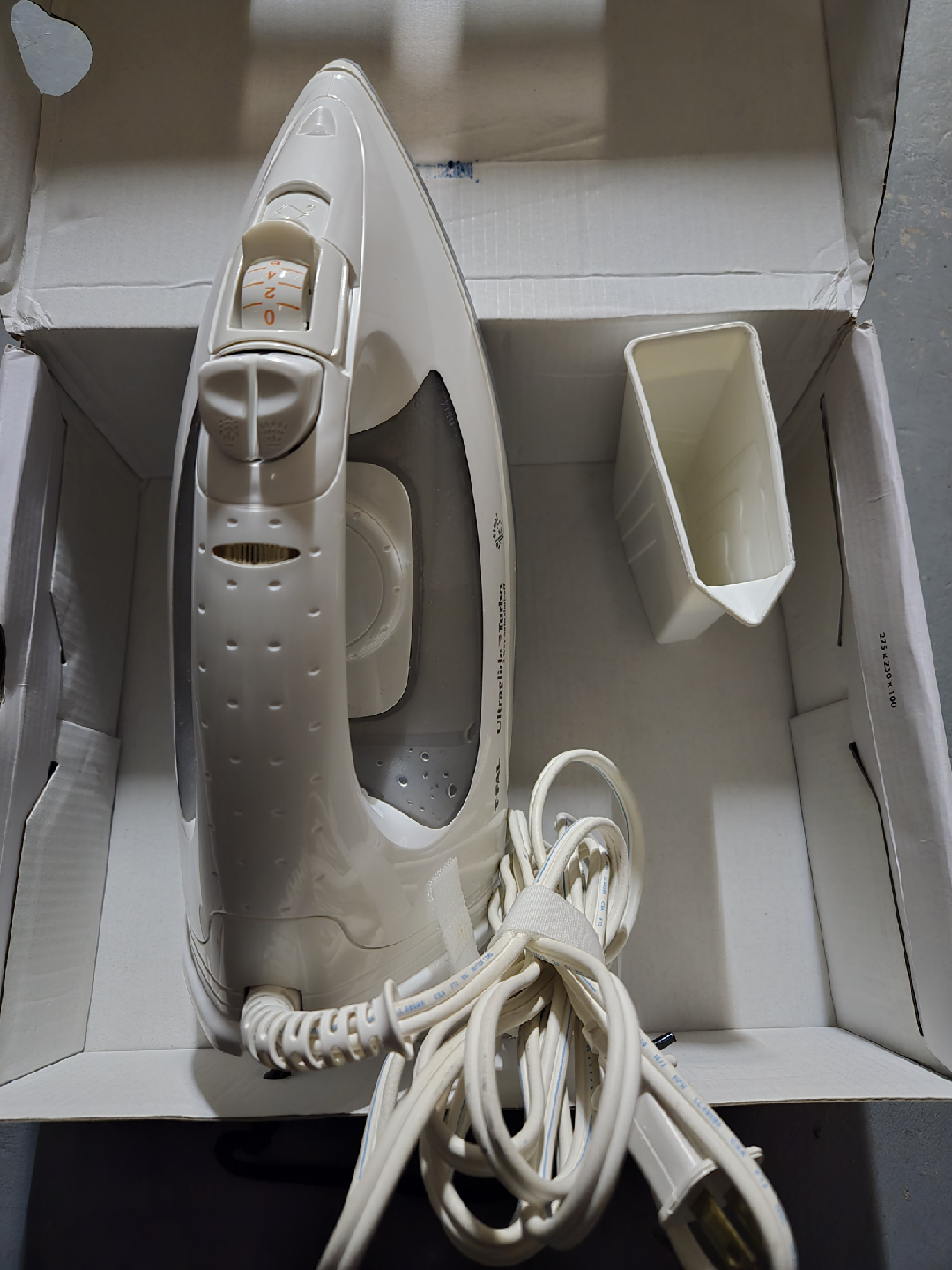 T-Fal Ultraglide Turbo Iron - Like New! - photo 3