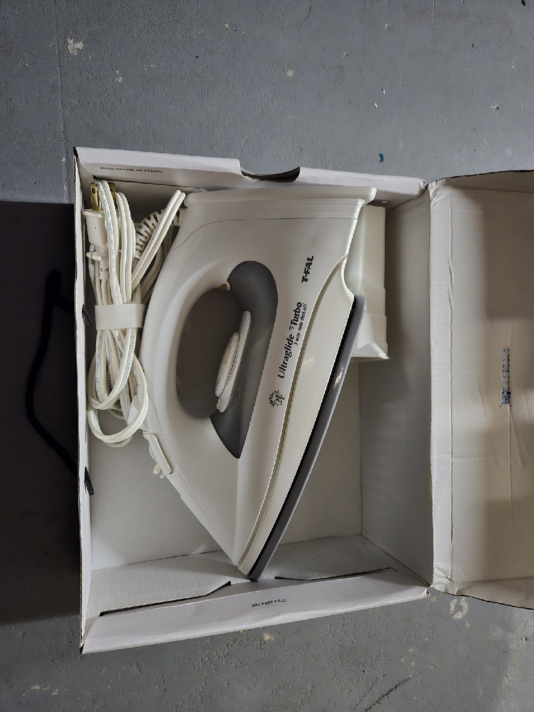 T-Fal Ultraglide Turbo Iron - Like New! - photo 4