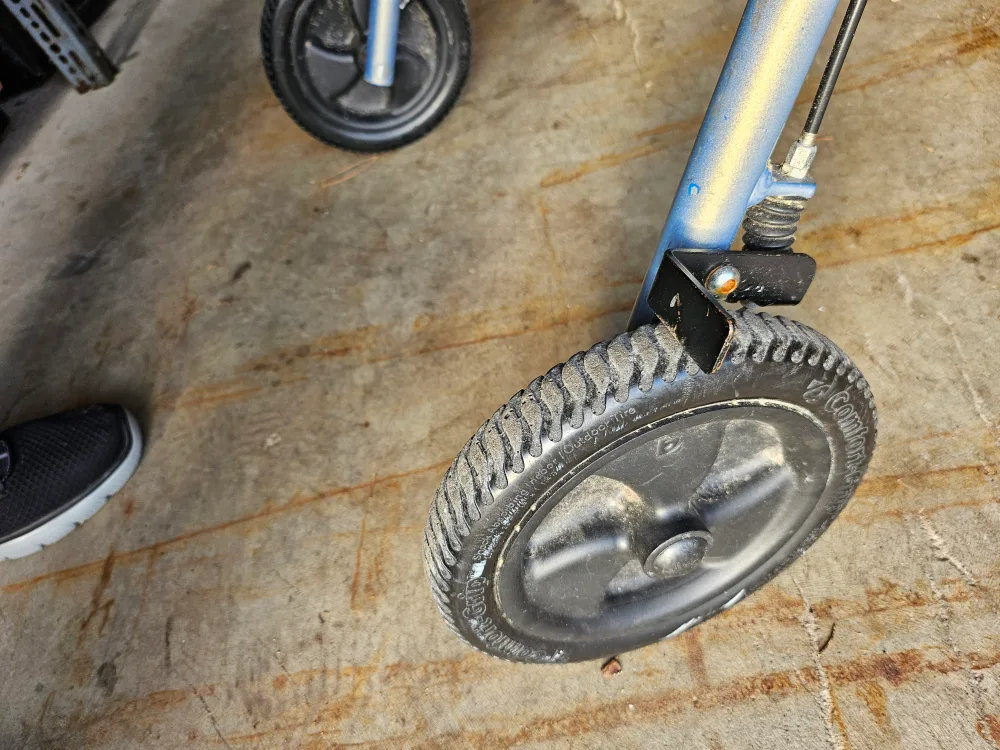 walker for seniors good condition comfertable seat large wheels image indicator(5)