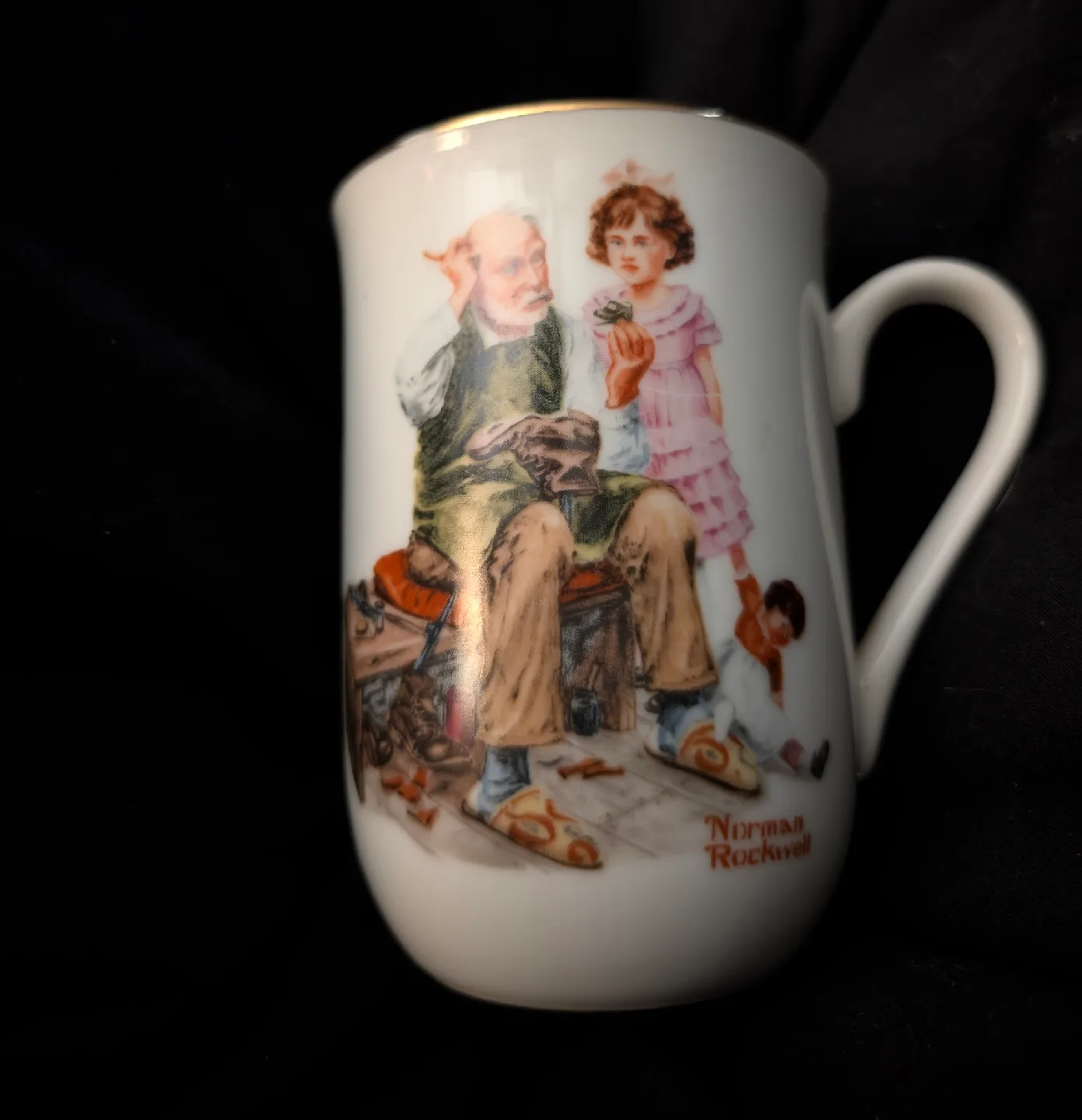 Norman Rockwell Collectible Mugs image indicator(5)