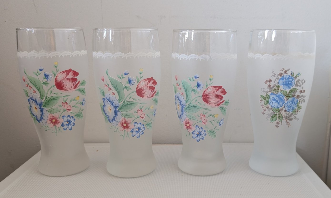 vintage frosted glasses with flowers