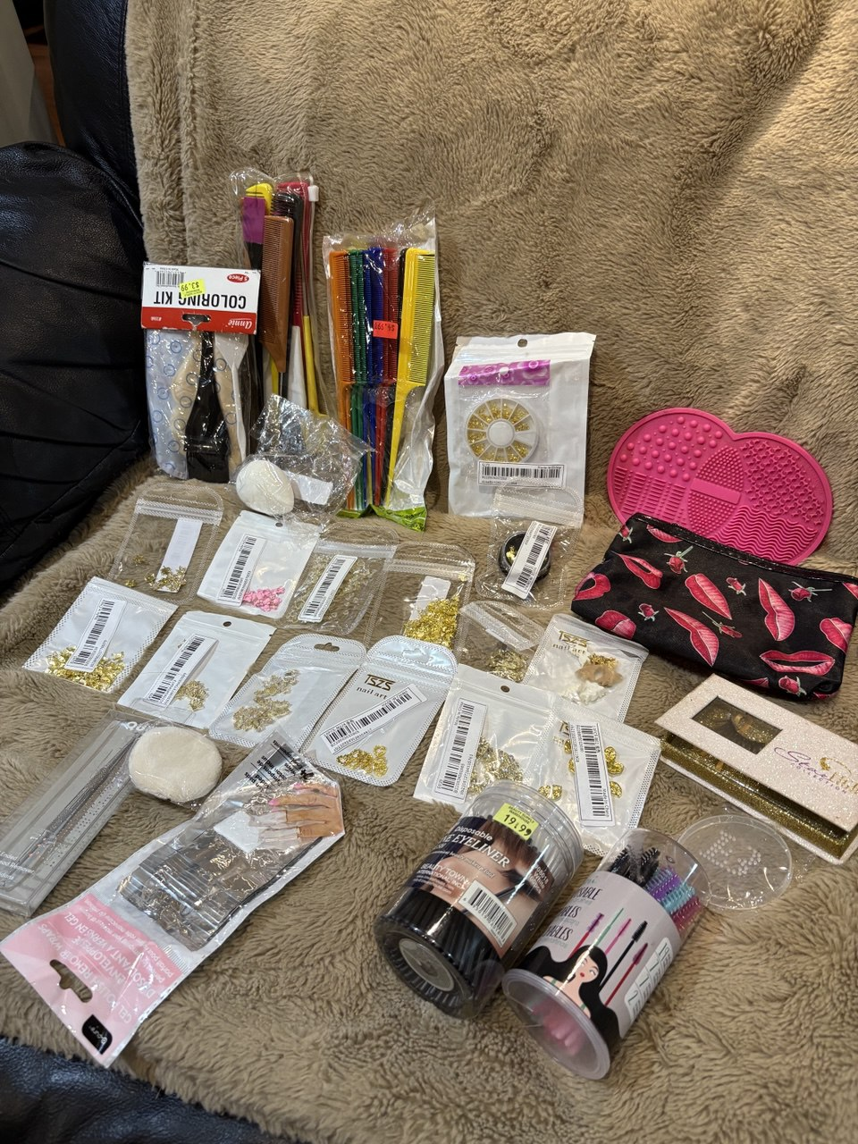 Mixed Lot of Beauty & Hair Accessories