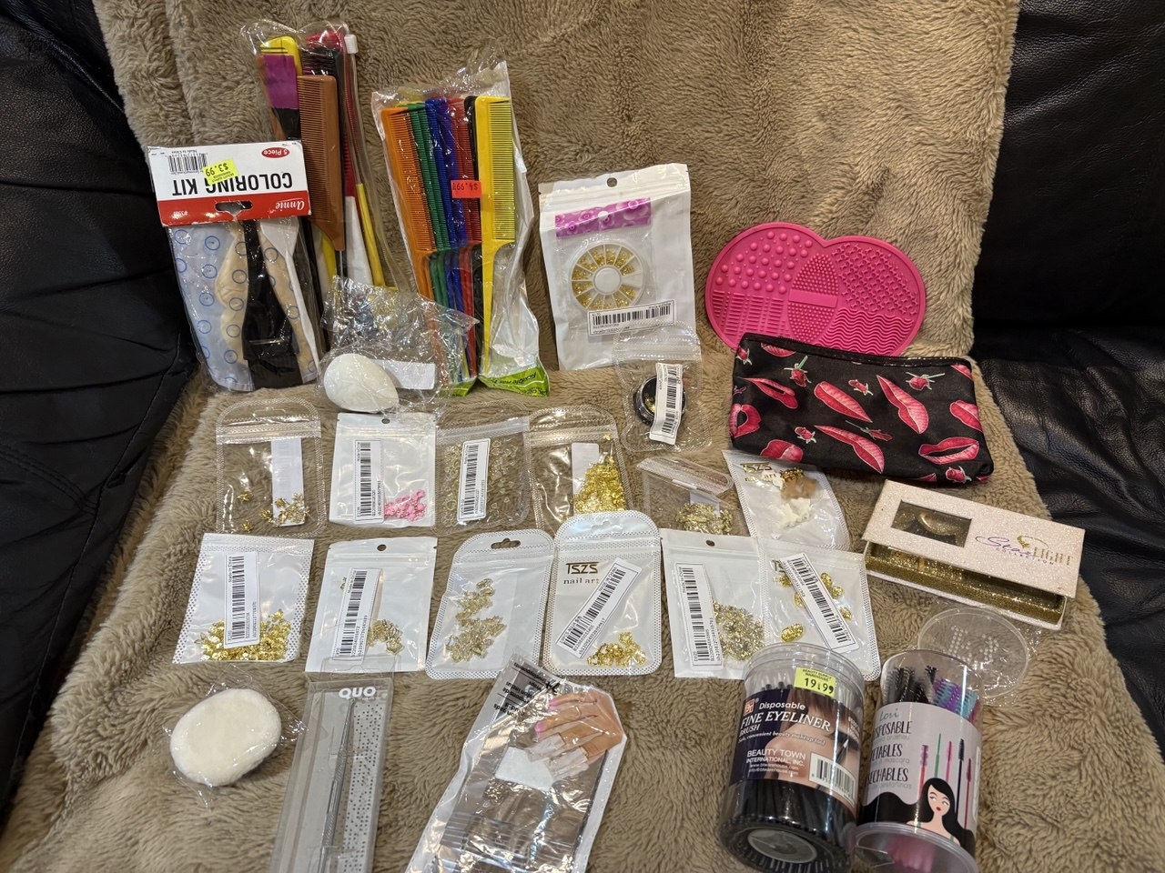 Mixed Lot of Beauty & Hair Accessories - photo 3