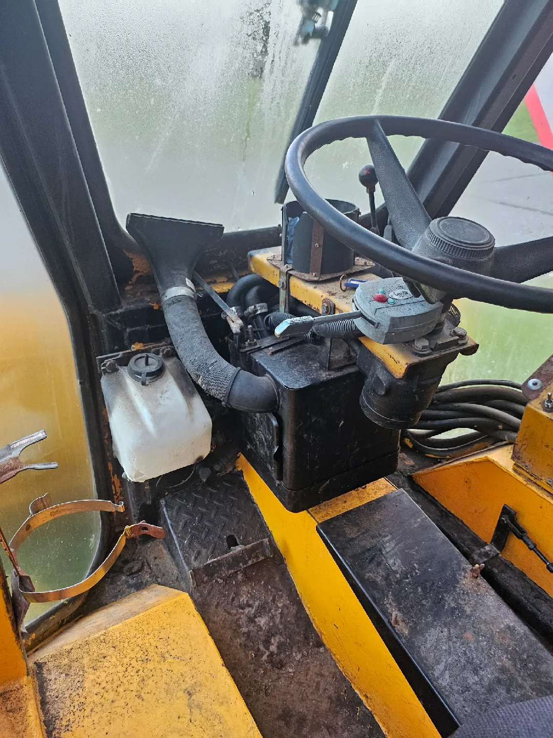 Trackless MT III Tractor image indicator(4)