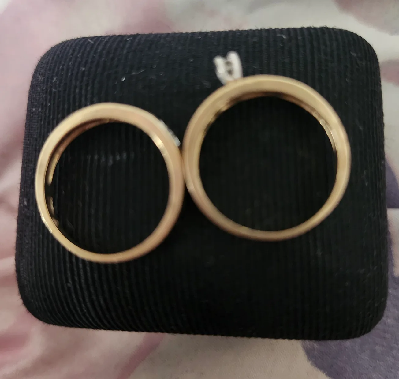 10ct Gold Diamond Ring Set image indicator(3)