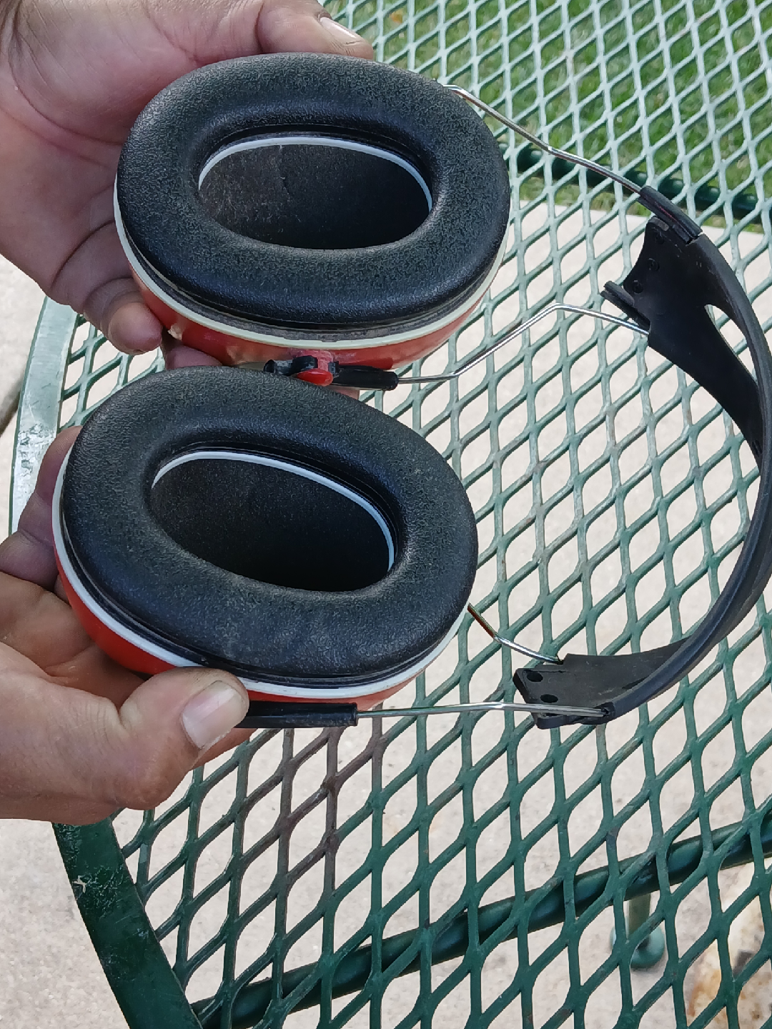3M Earmuffs - Hearing Protection - photo 3