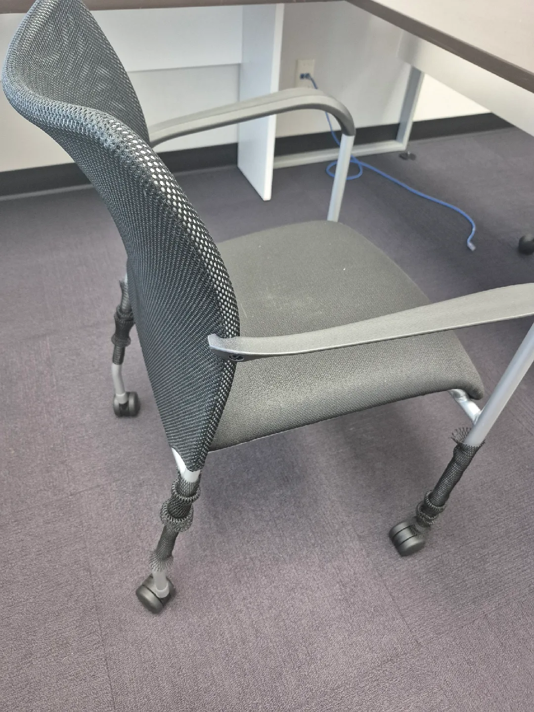 Office Chair - Black Mesh Back image indicator(2)