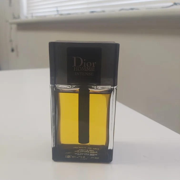 Dior Homme Intense Eau de Parfum ( Authentic ) thumbnail