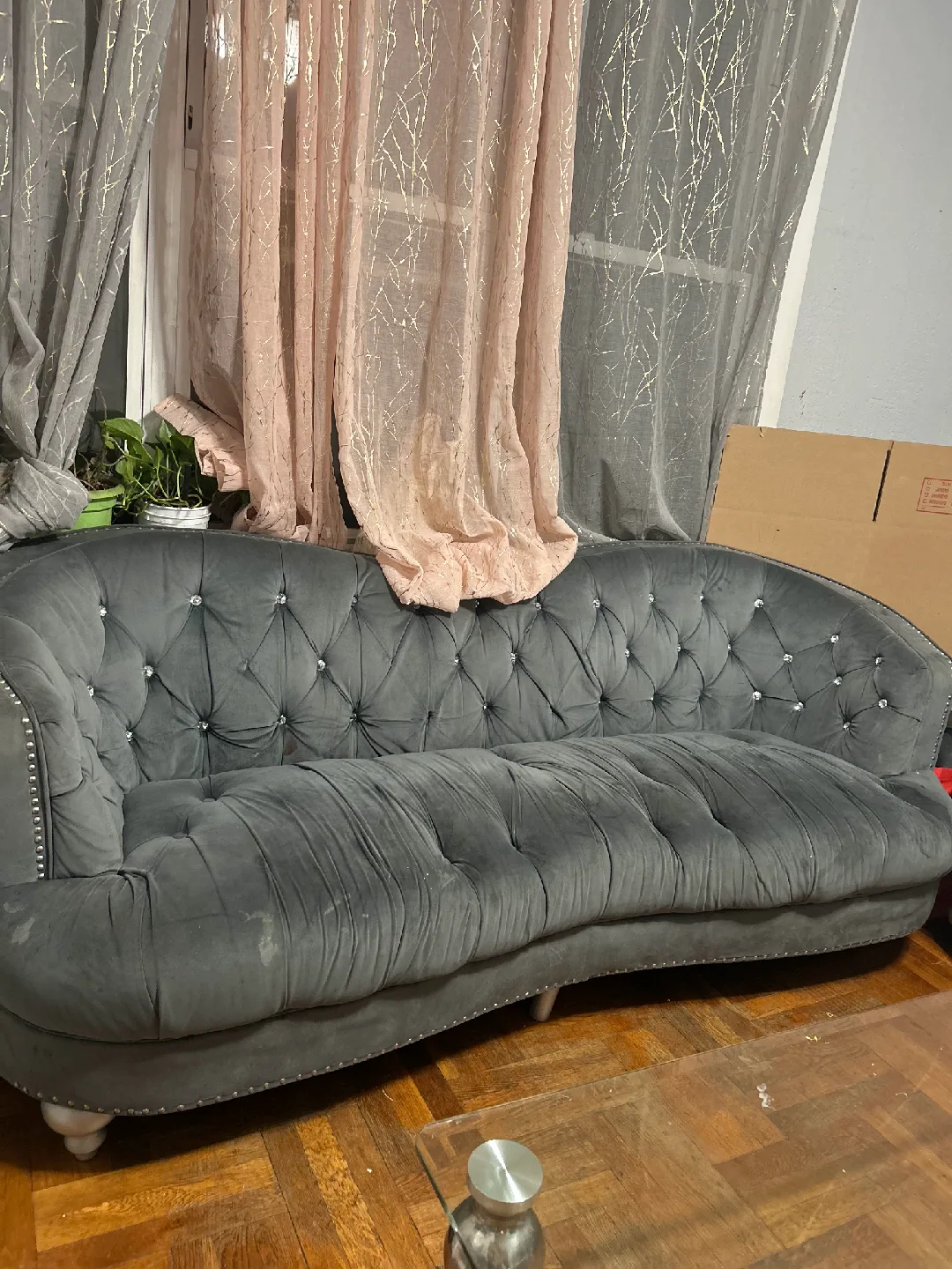 Gray Tufted Sofa image indicator(2)