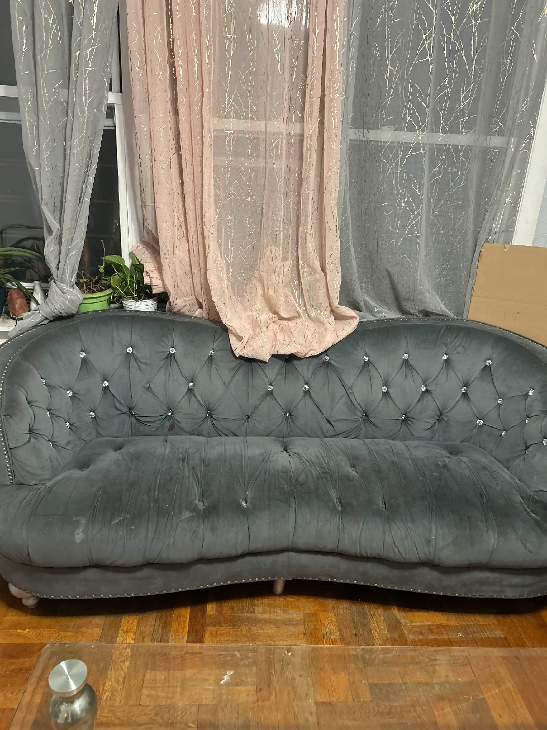 Gray Tufted Sofa image indicator(3)