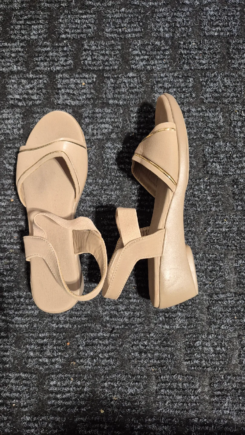 Weark Beige Sandals - Size 41 image indicator(7)