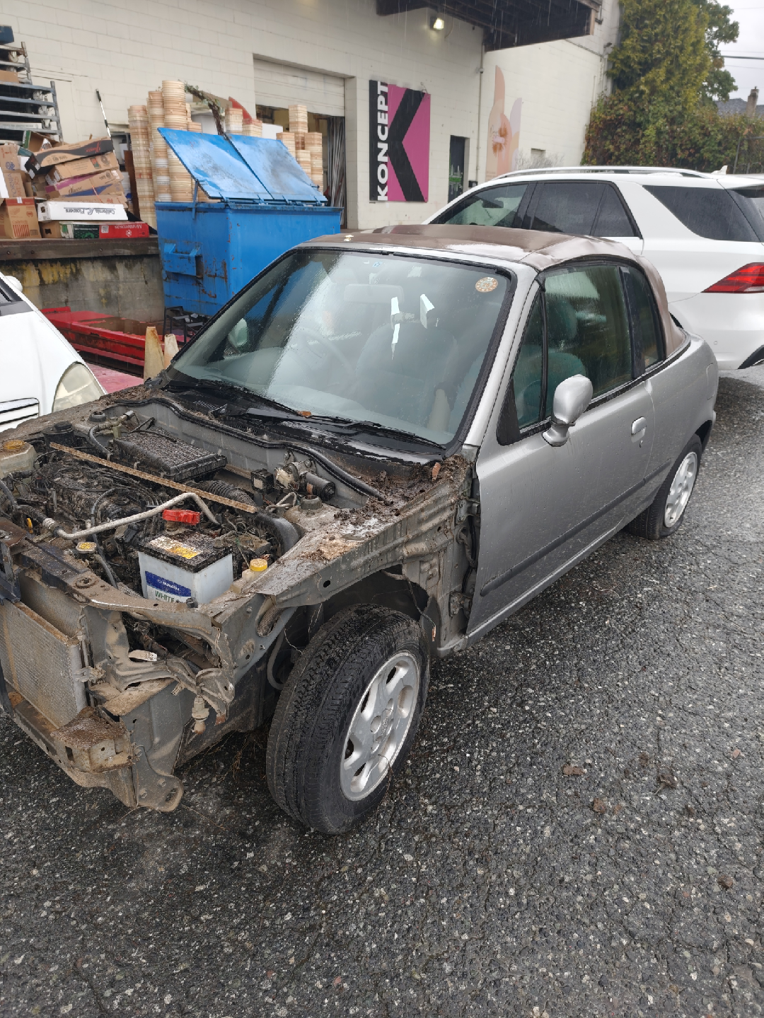 free for scrap 1998 Nissan March convertible - photo 2