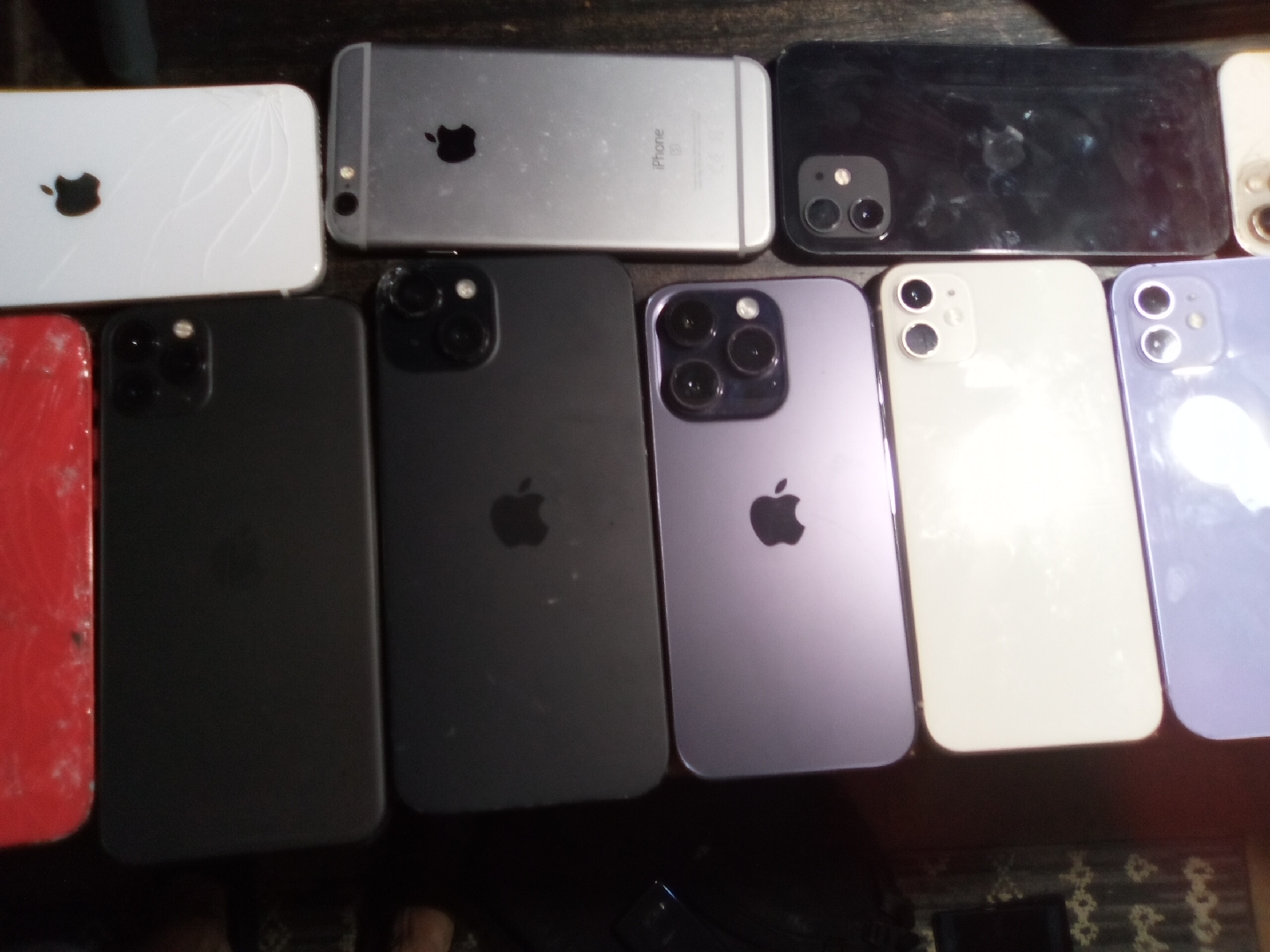 iPhones for parts only - photo 2