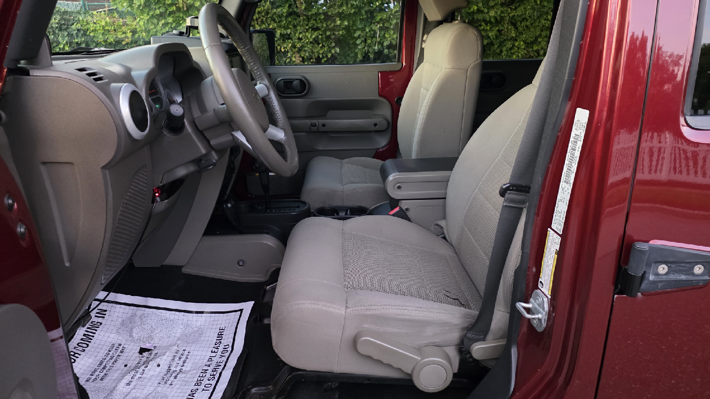 Jeep Wrangler Unlimited - Red - photo 5