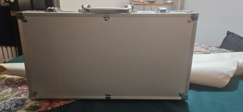 Poker Set with Case image indicator(2)