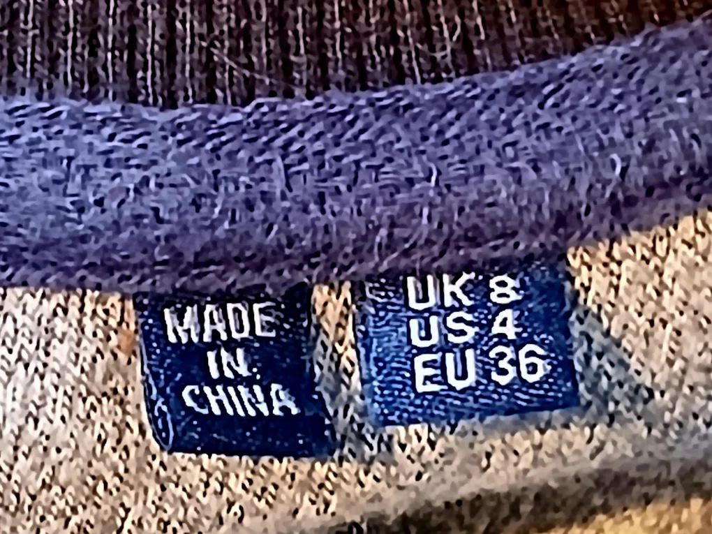 FREE Kids' Jacket - Size US 4 image indicator(3)