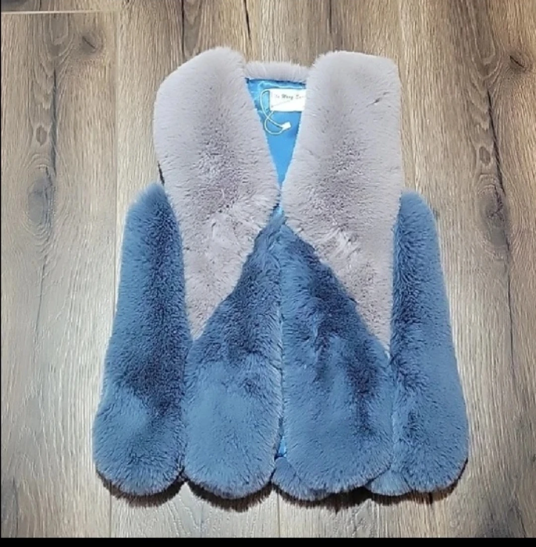Furry vest for girls     Size:7 years old