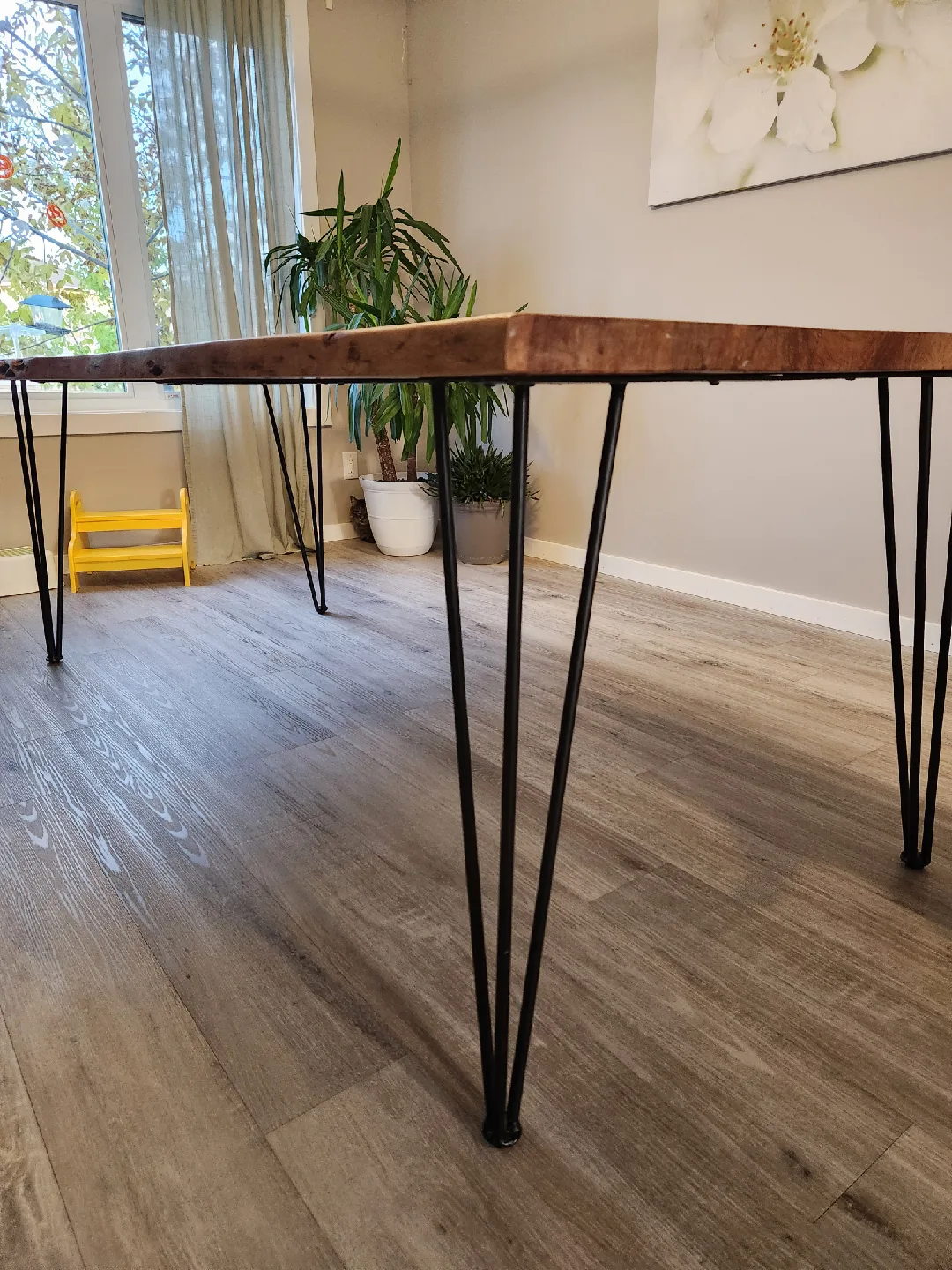 Live Edge Wood Dining Table image indicator(4)