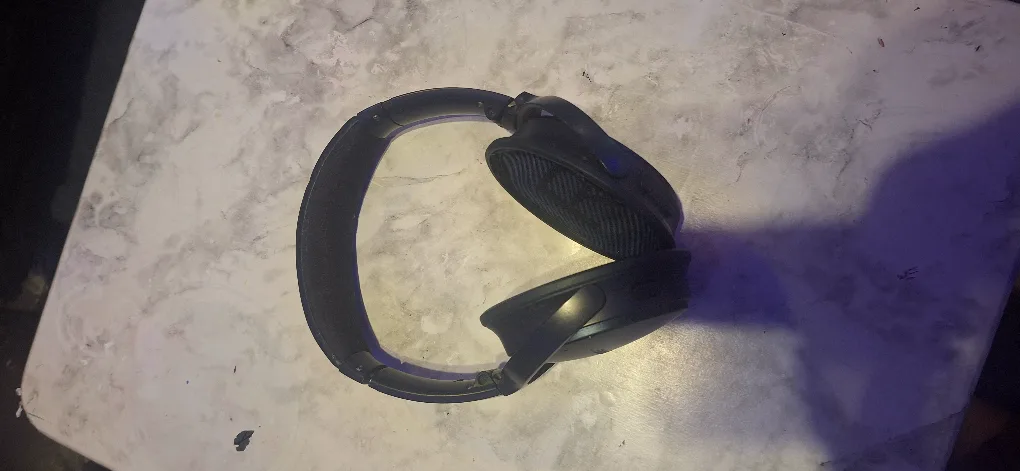 Bose Headphones image indicator(4)