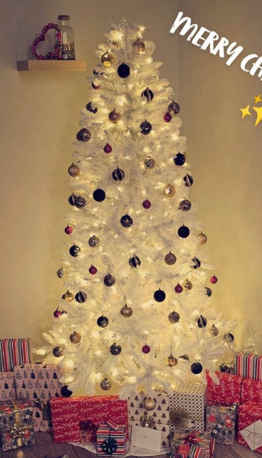 GlucksteinHome White Melrose Pine Pre-Lit Tree - 7 ft