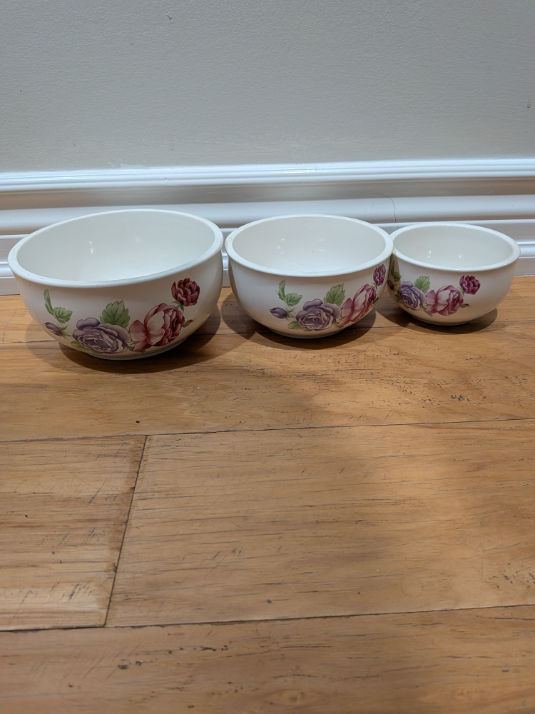 Vintage Royal Albert Old Country Roses Bowls (3)