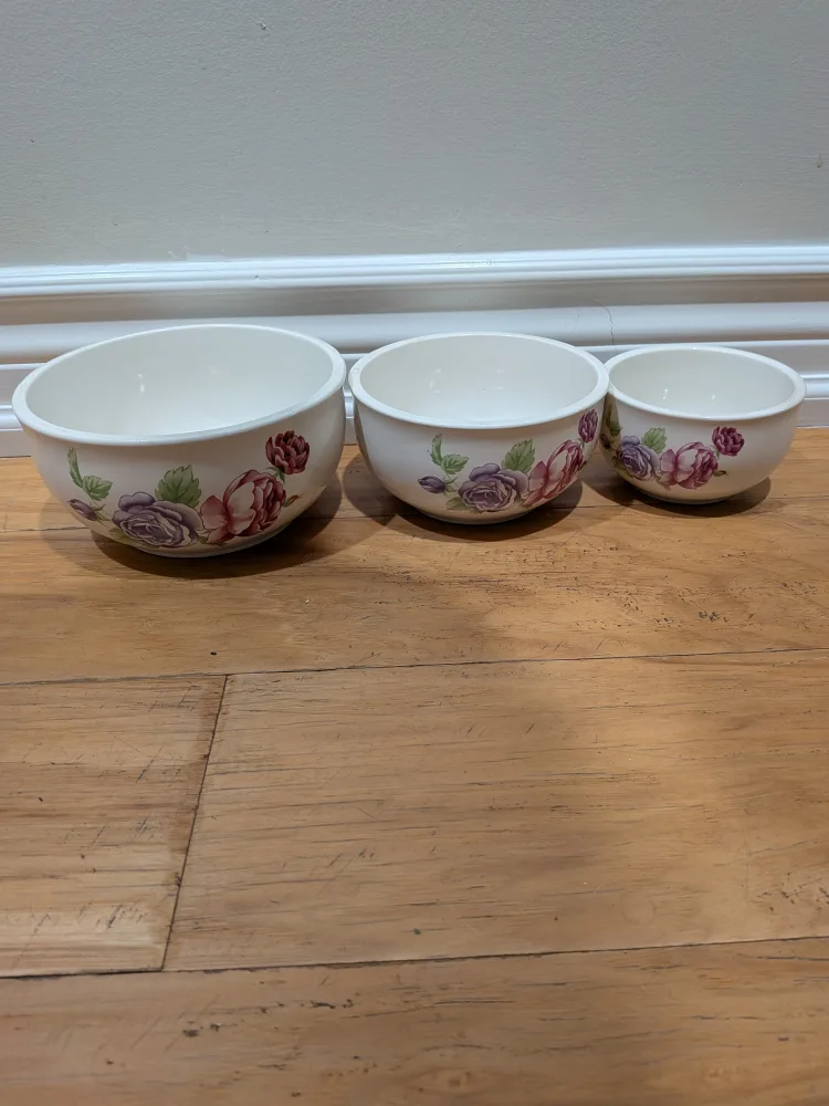 Vintage Royal Albert Old Country Roses Bowls (3) thumbnail