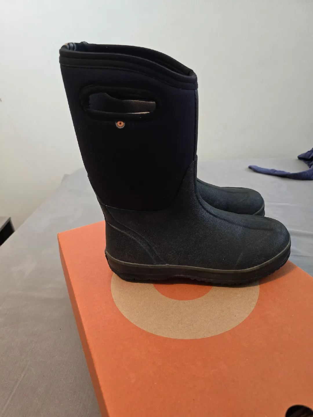 Bogs  Winter Boots, Size 5 Kids ( EUR38) In Very good condition image indicator(2)