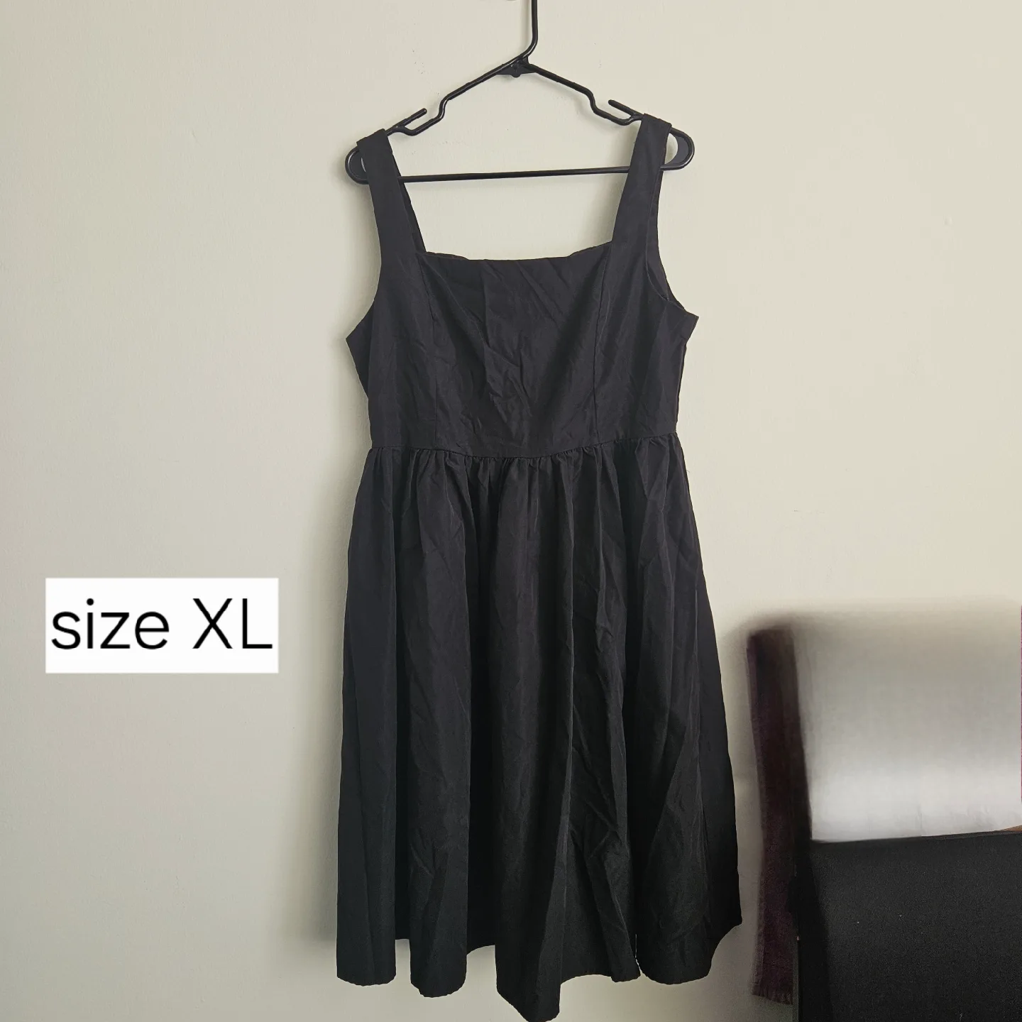 Decluttering closet: size M and XL image indicator(2)