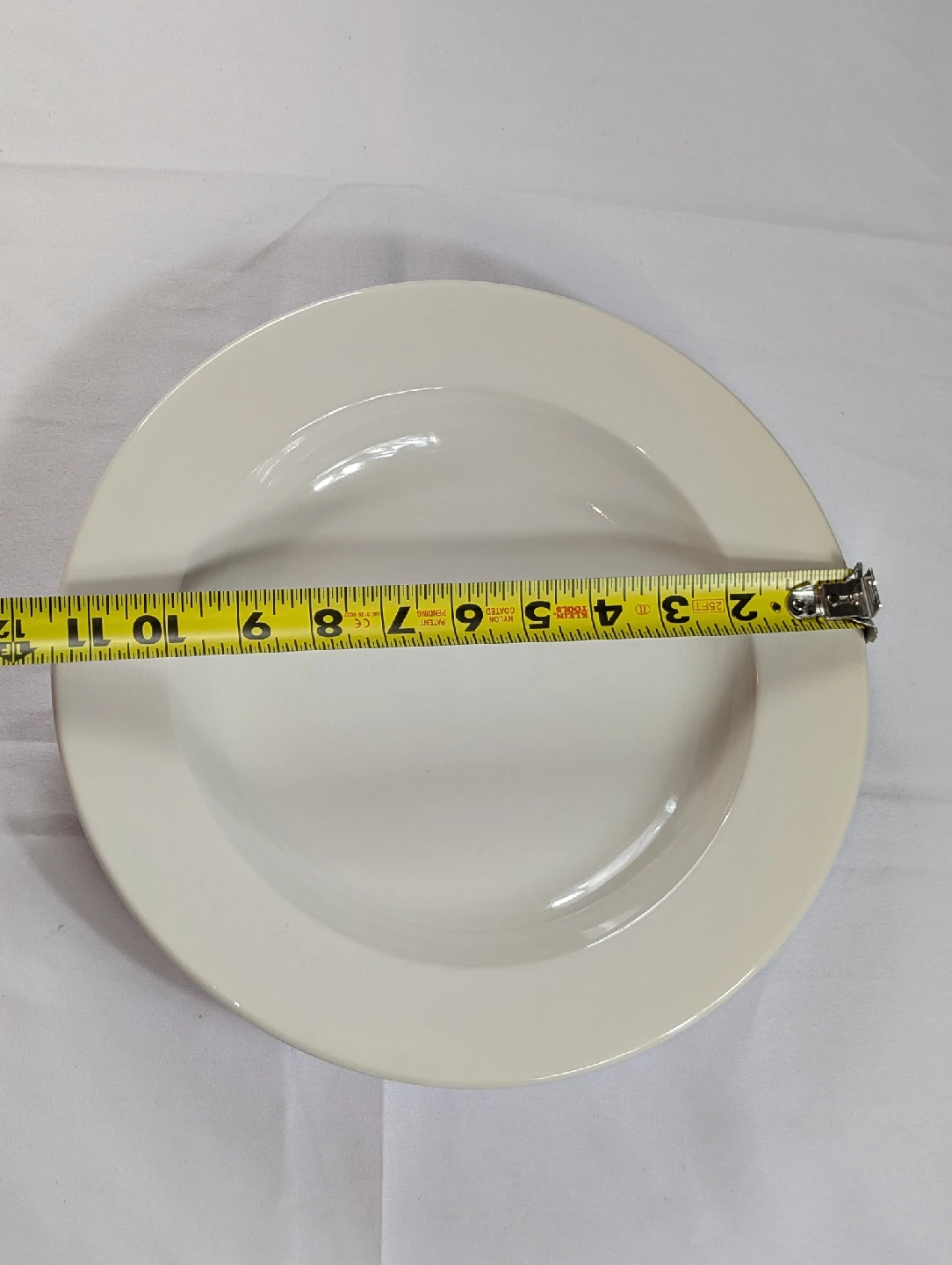 White Ceramic Dinner Plates read description - photo 3