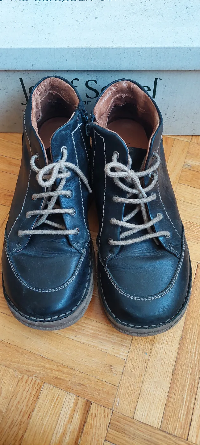 Think! Black Leather Ankle Boots image indicator(2)