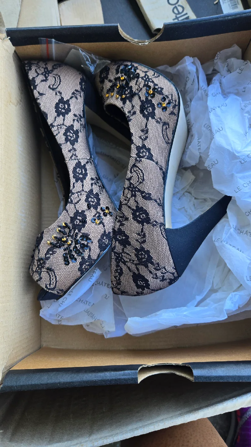 Le Chateau & Call It Spring Heels image indicator(10)