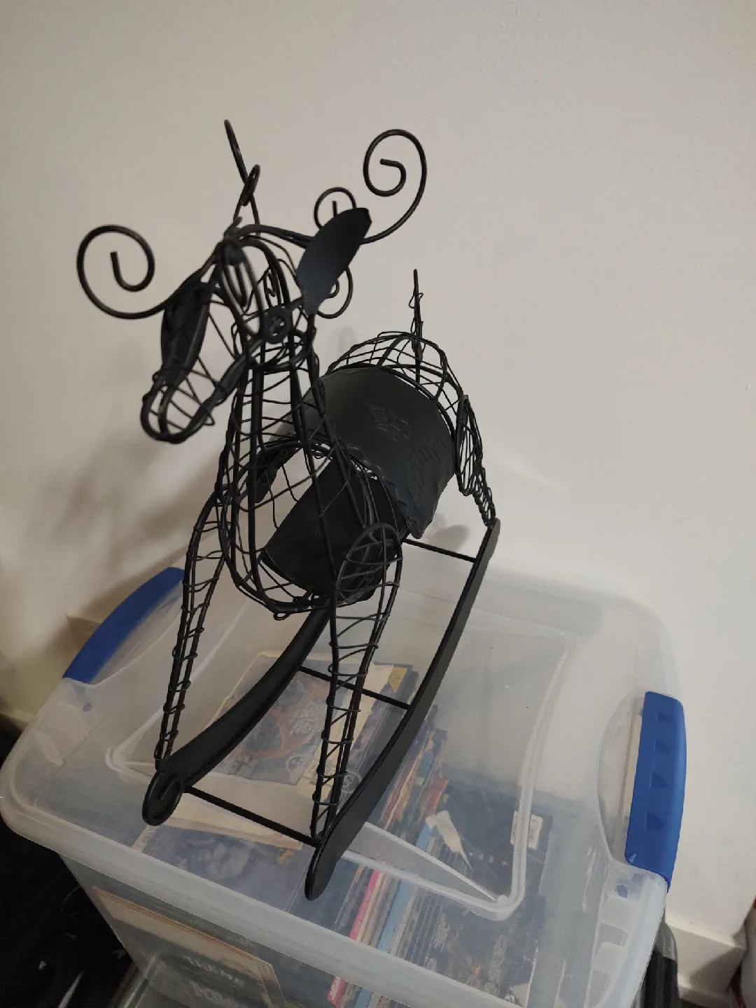 Metal Wire Rocking Reindeer Decoration image indicator(2)