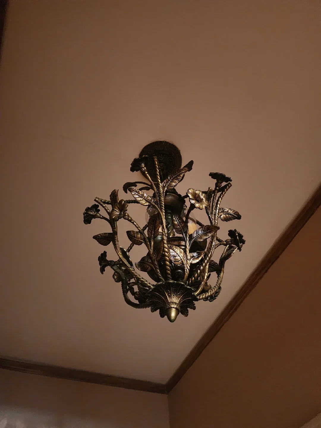 Vintage Floral Chandelier image indicator(6)