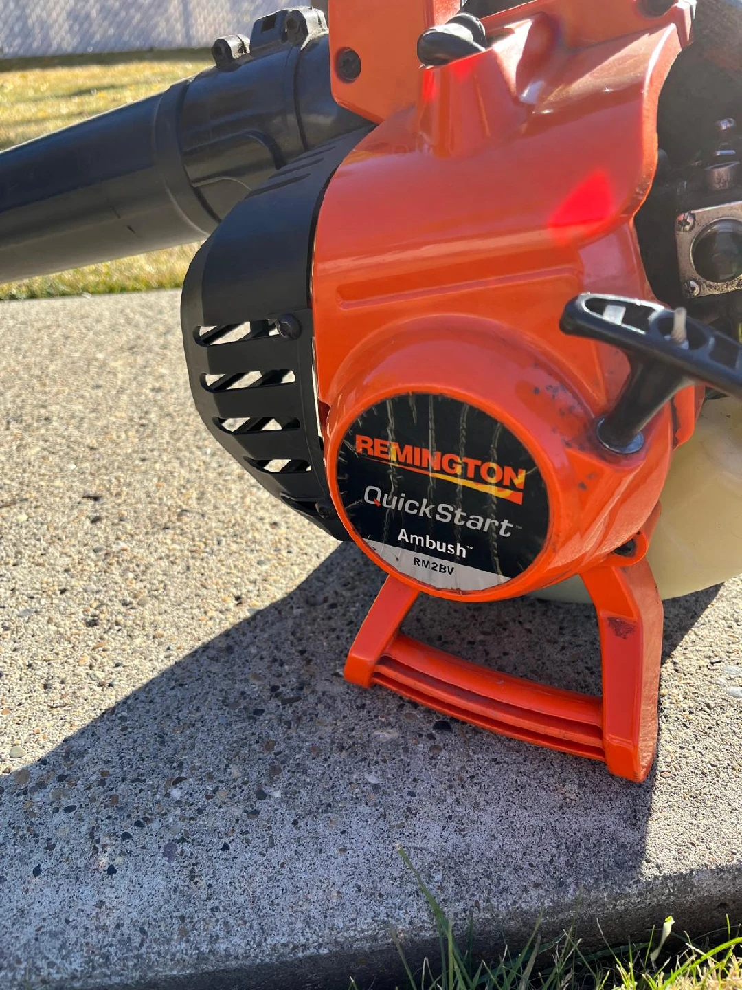 Remington QuickStart Ambush RM28BV Leaf Blower - photo 2