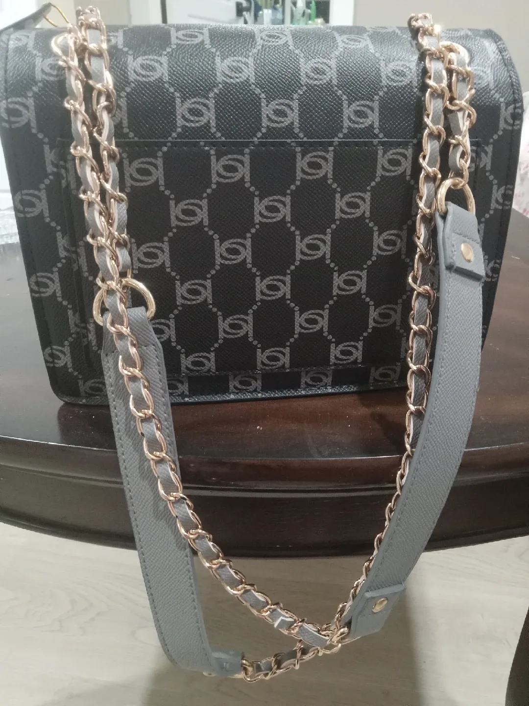 BRAND NEW!! Bebe Los Angeles Black Chain Shoulder Bag image indicator(4)