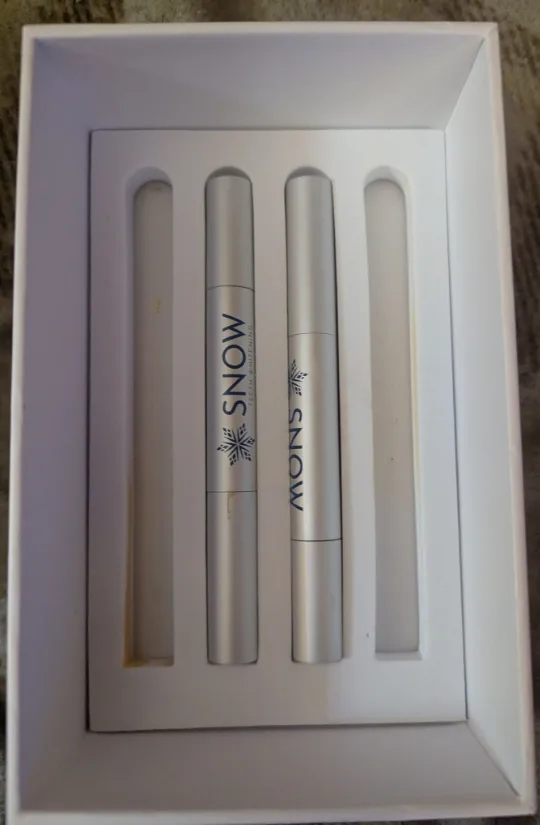 Snow Teeth Whitening Kit with Box image indicator(3)