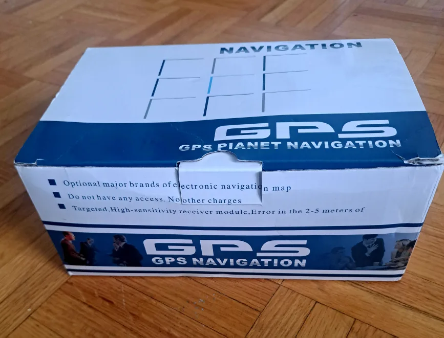 GPS Navigation System w/ Box & Accessories thumbnail