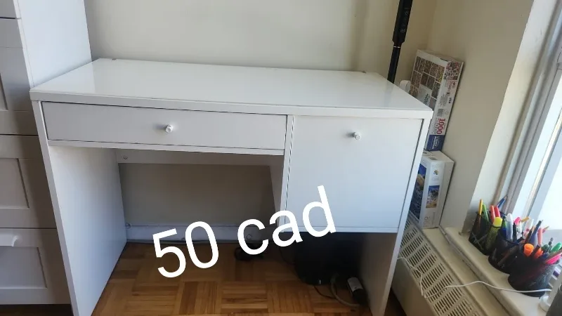 White Desk thumbnail