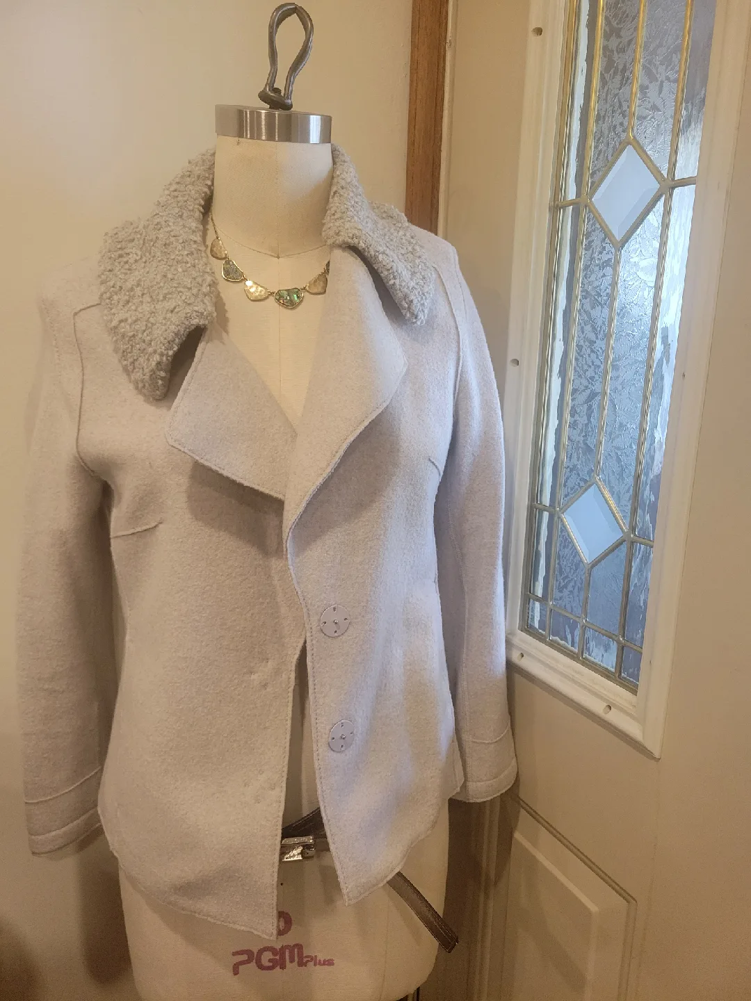 Marc Cain size 6 wool jacket image indicator(2)